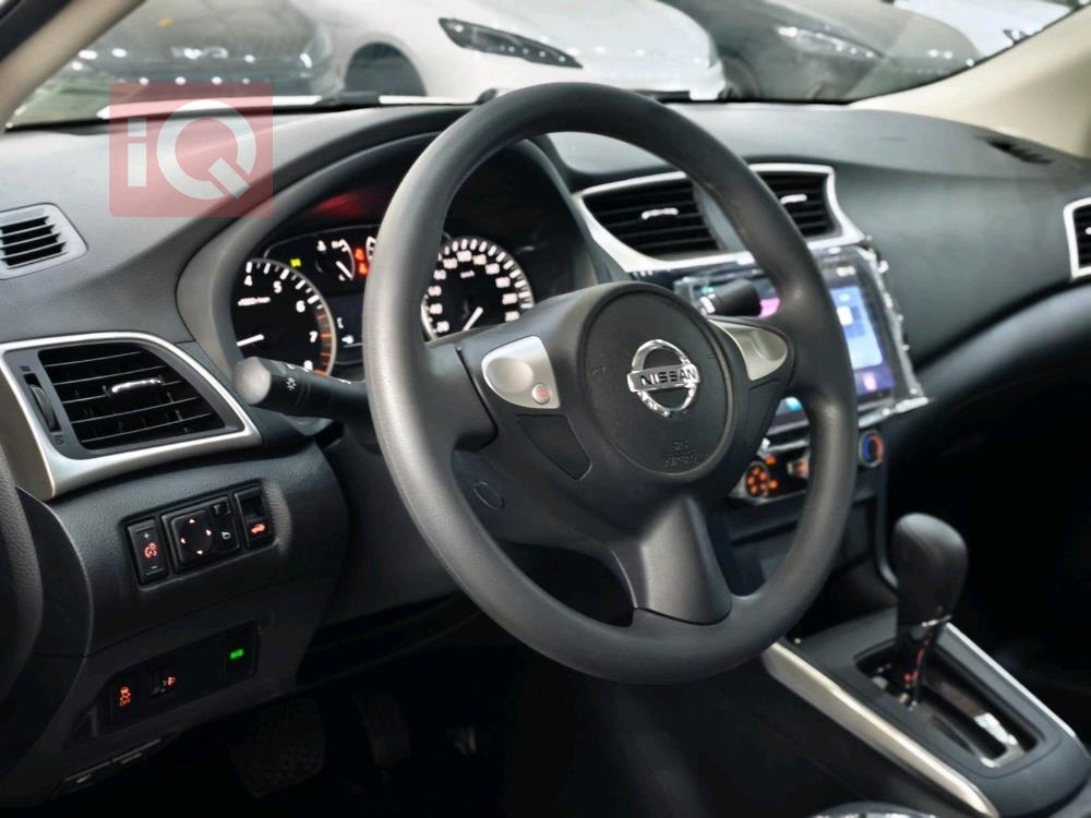 نيسان سيلفي